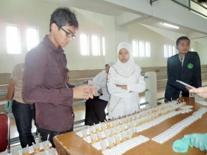 127_tes-urine-mahasiswa.jpg