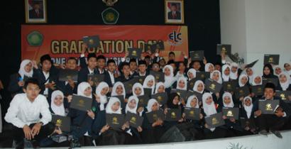 151_elc-graduation-2013.jpg