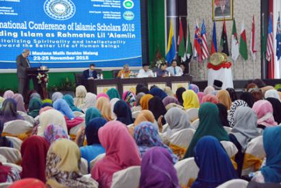 768_icis-membludak.jpg