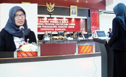 1202_ujian-terbuka-bu-irul.jpg