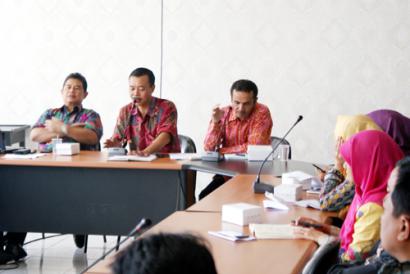 1204_rapat.jpg