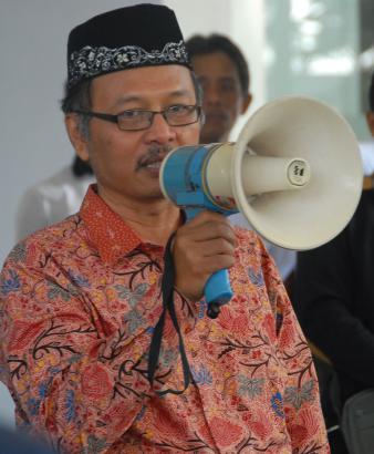 1210_rektorbaru.jpg
