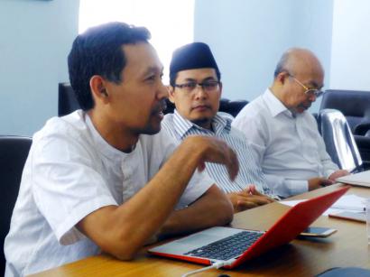1474_tim-penyusun-buku-uin.jpg