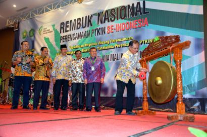 1488_rektor-opening-renas.jpg