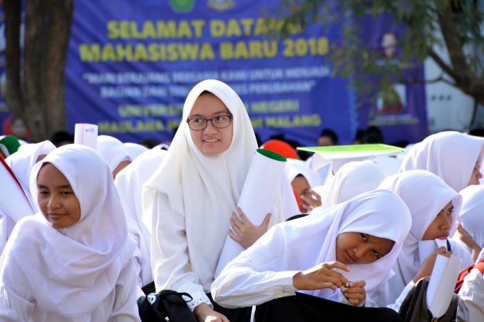 1562_cantik.jpg