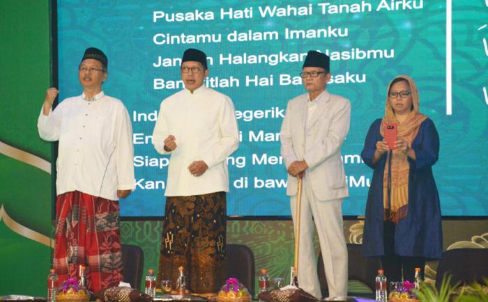 1645_mengaji-indo.jpg
