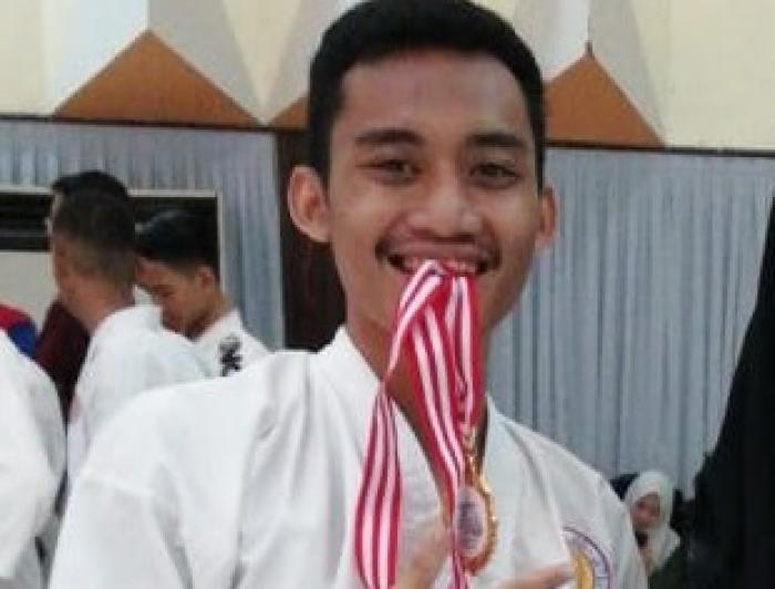 1728_damar.jpg