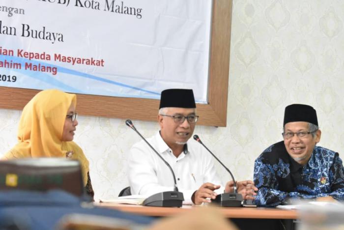 1857_dialog-agama.jpg