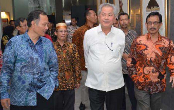 1859_malikfadjar.jpg