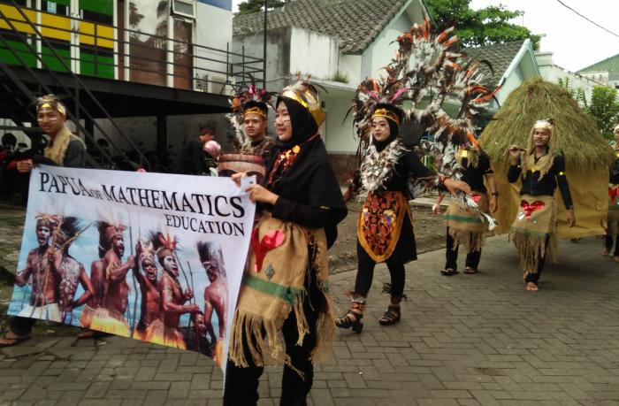 2037_carnival3.jpg