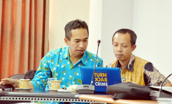 2109_p2.jpg