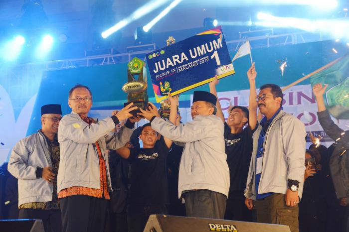 2294_uinwin1.jpg
