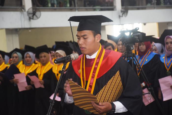 2359_wisuda.jpg
