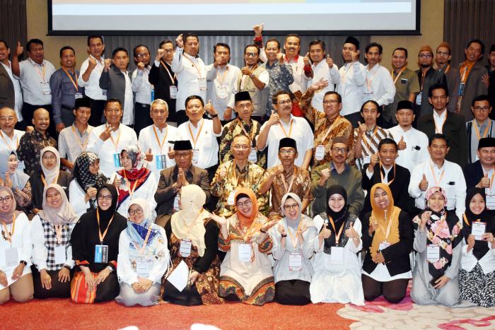2548_pose-bersama-rtm.jpg