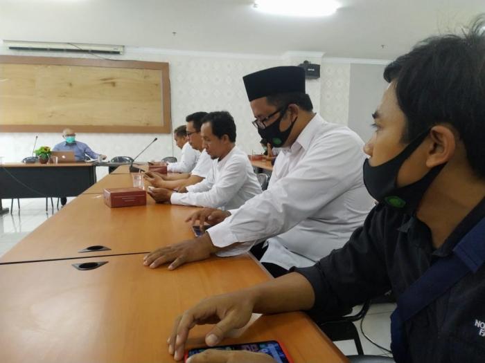 3000_rapat.jpg