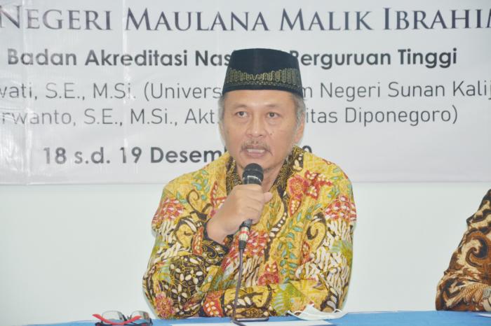 3046_rektor.jpg