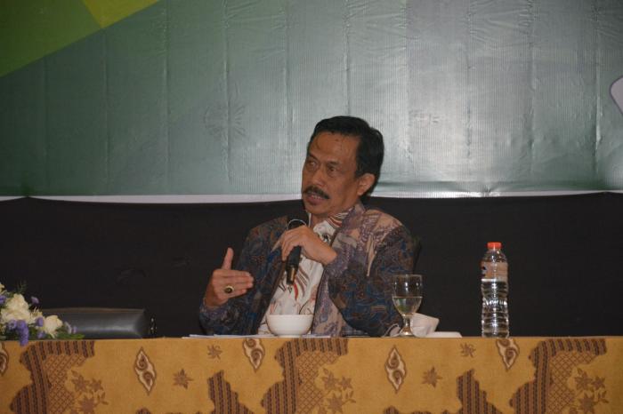 3542_rektor.jpg