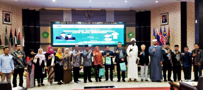 4569_seminar-internasional-dan-penandatanganan-kerjasama.jpg