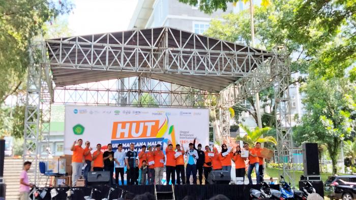 4574_jalan-sehat-hut-61-uin-malang.jpg