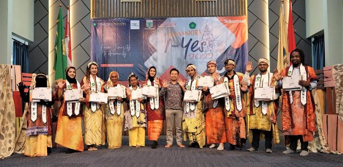 4710_penyerahan-sertif-pada-perwakilan-iyes-2022.jpg