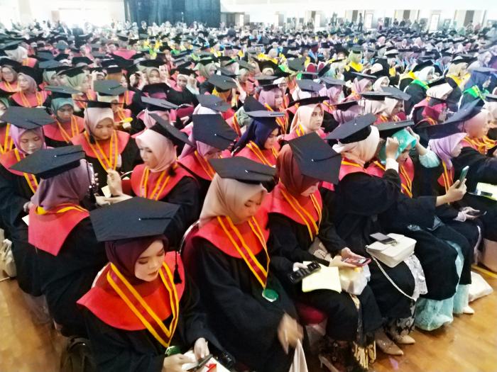 5309_wisudawan.jpg