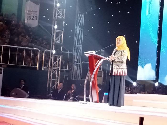 5377_khofifah.jpg