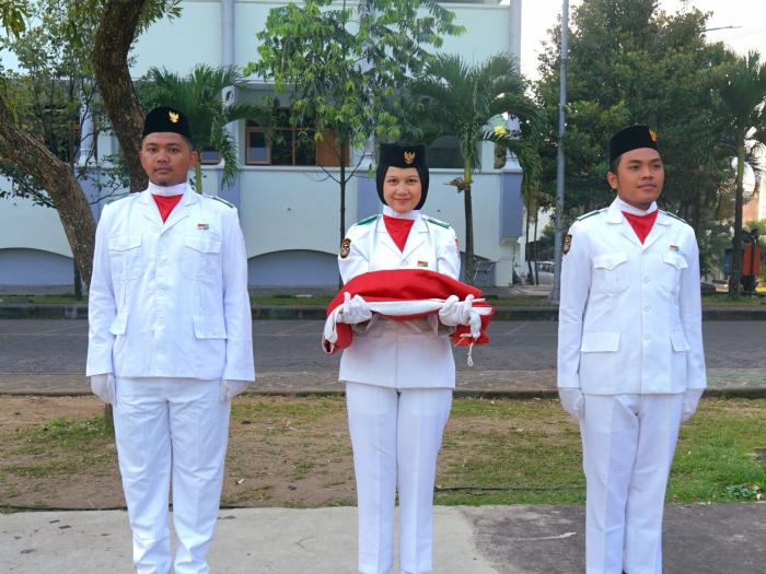 5559_bendera.jpg