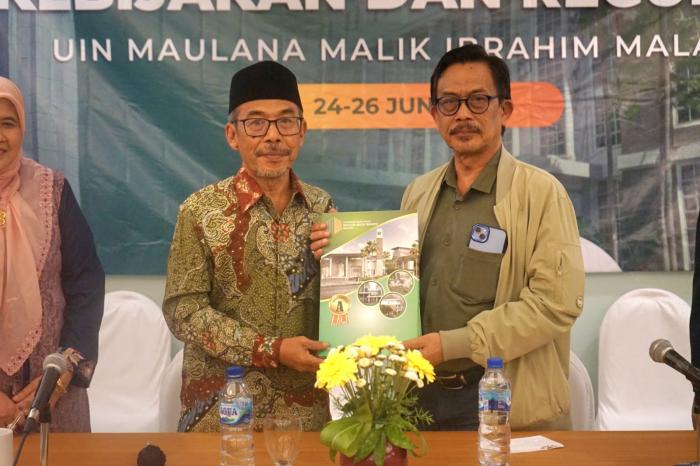 5678_tutup.jpg