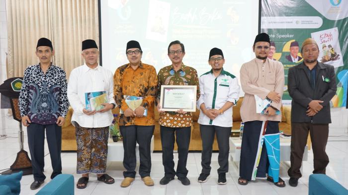 6110_bedah-buku.jpg