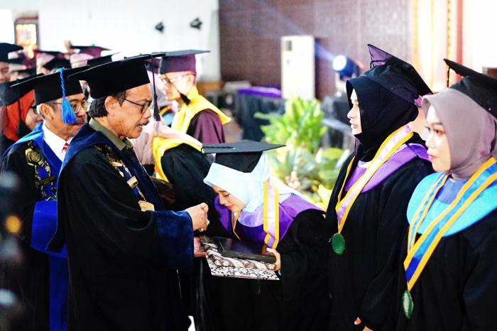 6318_wisuda.jpg