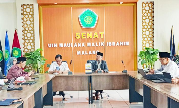 9061_senat.jpg